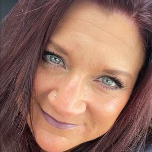 Meet your Posher, Debi